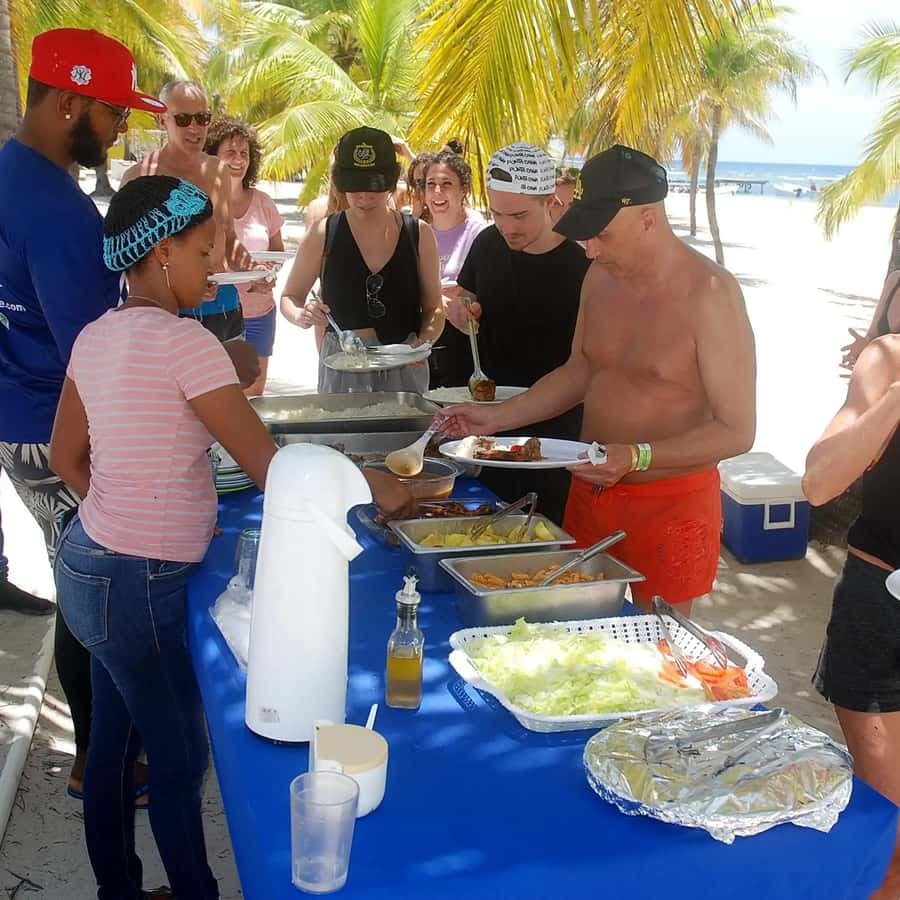 La Romana: Saona Island Boat Tour with Lunch - Dominican Republic