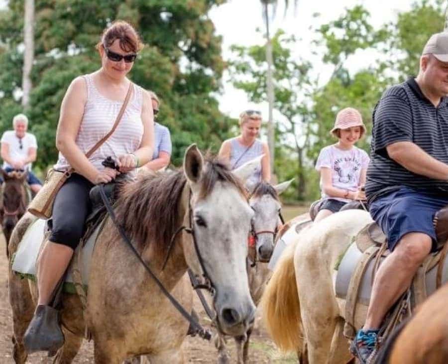 Punta Cana: Safari and City Tour with Horseback Riding
