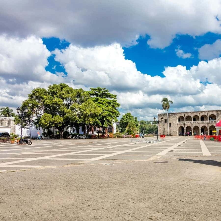 Punta Cana: Santo Domingo Tour with Lunch & Transfers