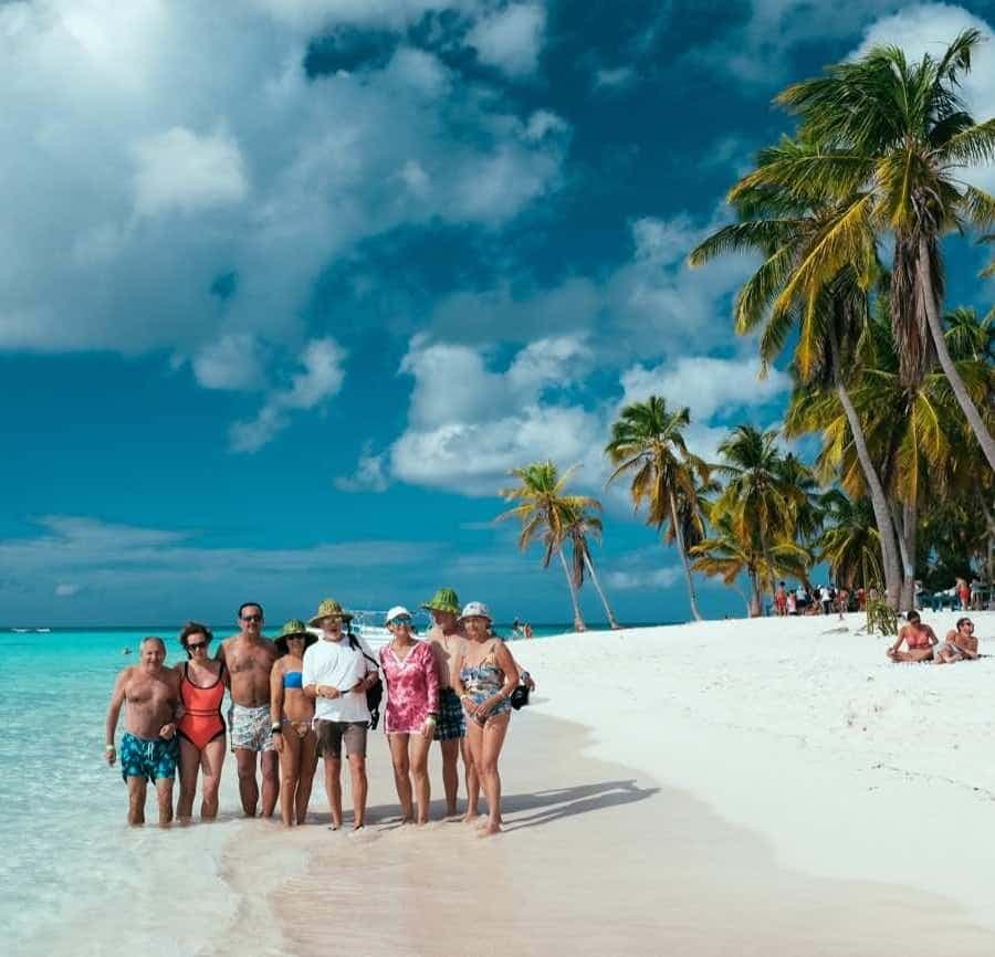 Bavaro: Saona Island Speedboat Tour with Open Bar