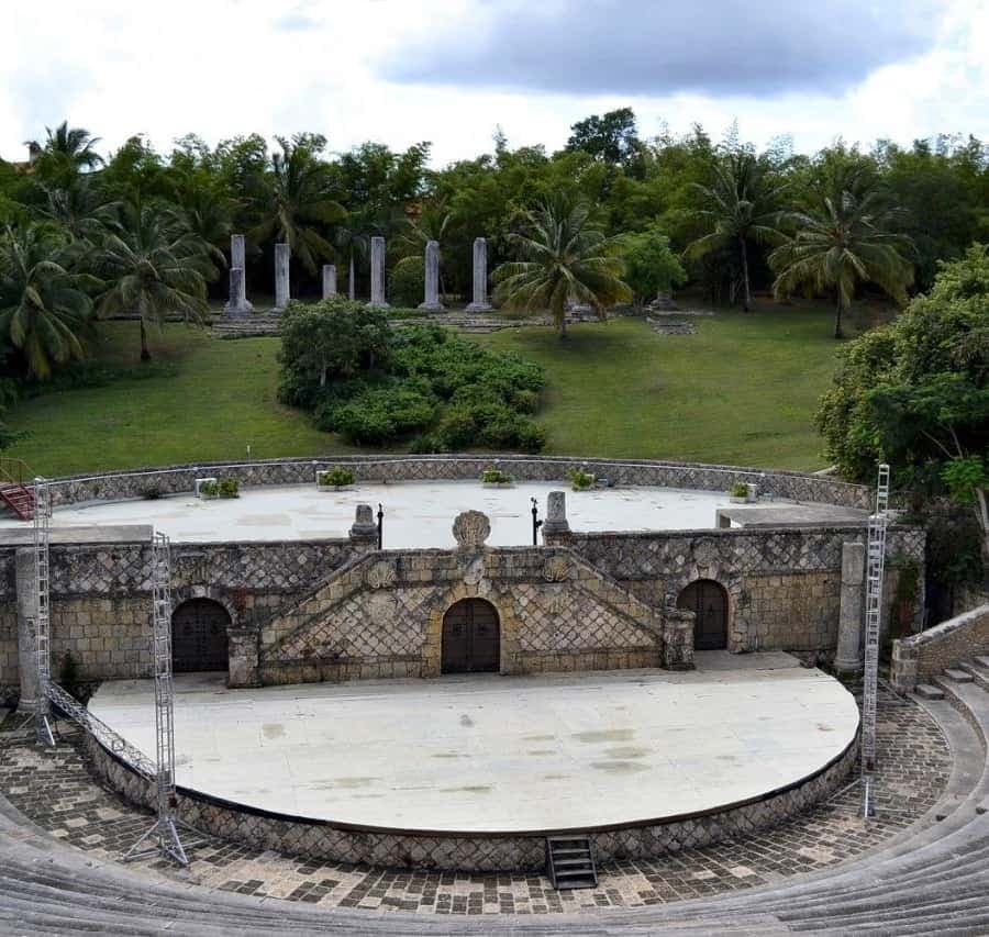 Private Excursion to Cuevas las Maravillas & Altos de Chavón