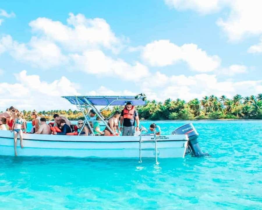 From Punta Cana: Saona Island Tour with BBQ Lunch