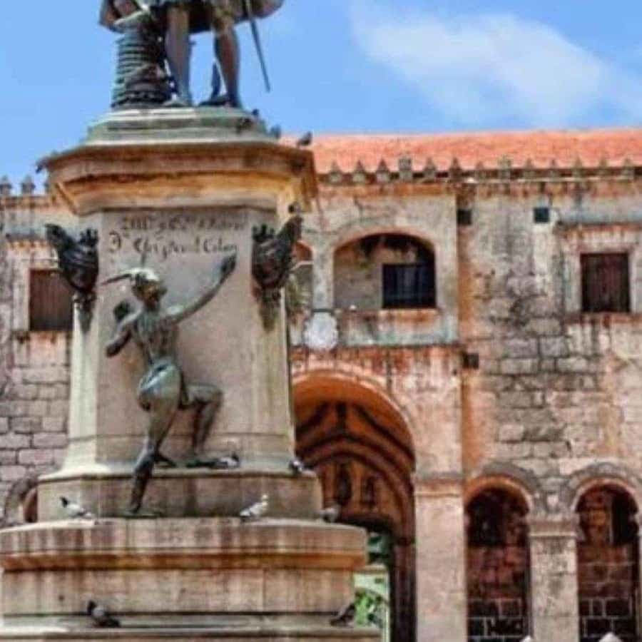 Punta Cana: Santo Domingo Tour with Lunch & Transfers