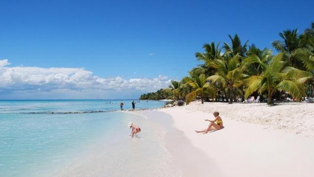 Bayahibe: Saona Island Catamaran Cruise with Natural Pool