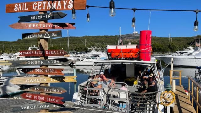 Fajardo: Culebra Boat Trip with Snorkeling, Lunch and Drinks