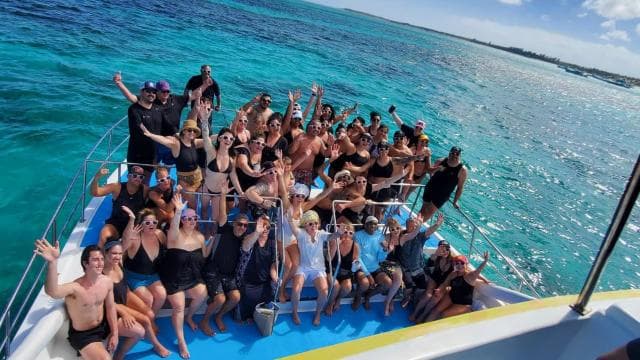 Punta Cana: Catamaran Party Cruise, Snorkeling and Open Bar