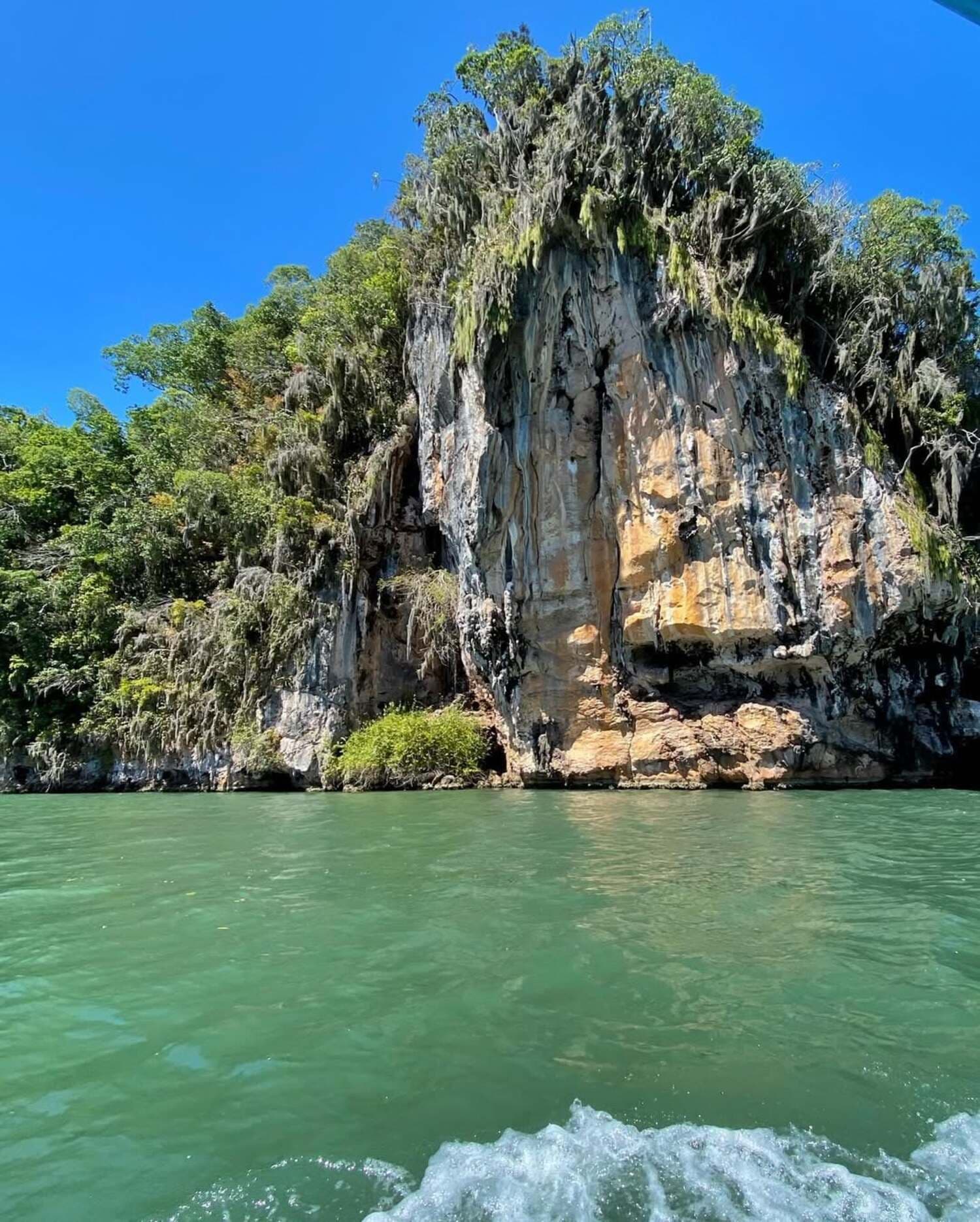 Los Haitises to Samaná One-Way Catamaran Tour | Cayo Levantado