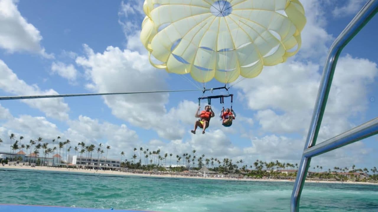 Punta Cana: Parasailing Experience with Pickup Include