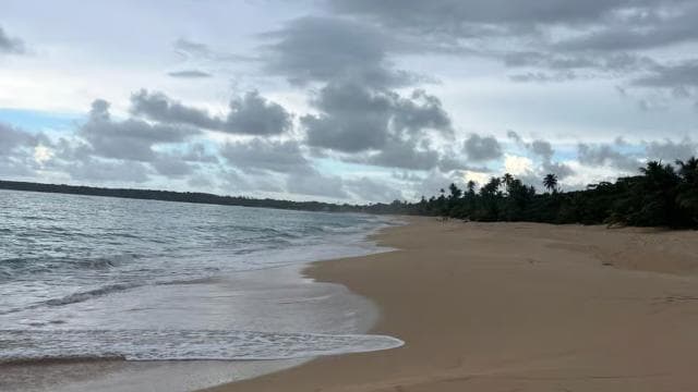 San Juan:Beach hopping Los Tubos, Hacienda Esperanza & more