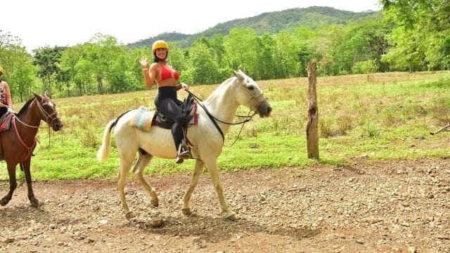 Jaco Beach: Zip-lining, Horseback Tour Combo