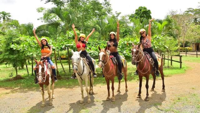 Jaco Beach: Zip-lining, Horseback Tour Combo