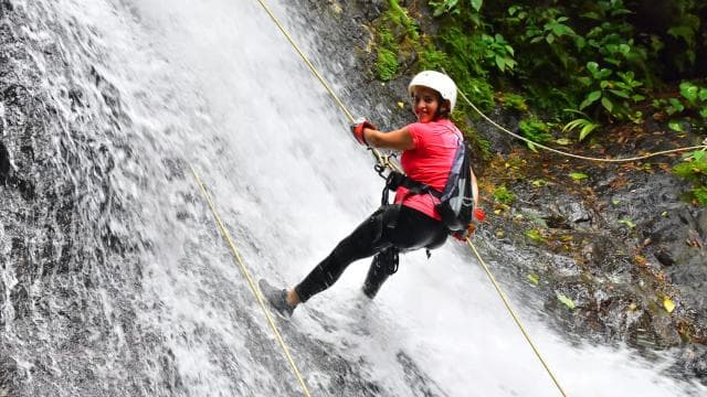 Jaco Beach: Waterfall Canyoning