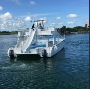 Punta Cana: Catalina Island Cruise with Lunch and Open Bar