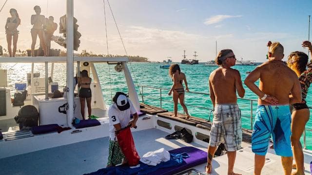 Power Cruise Tour with Snorkeling