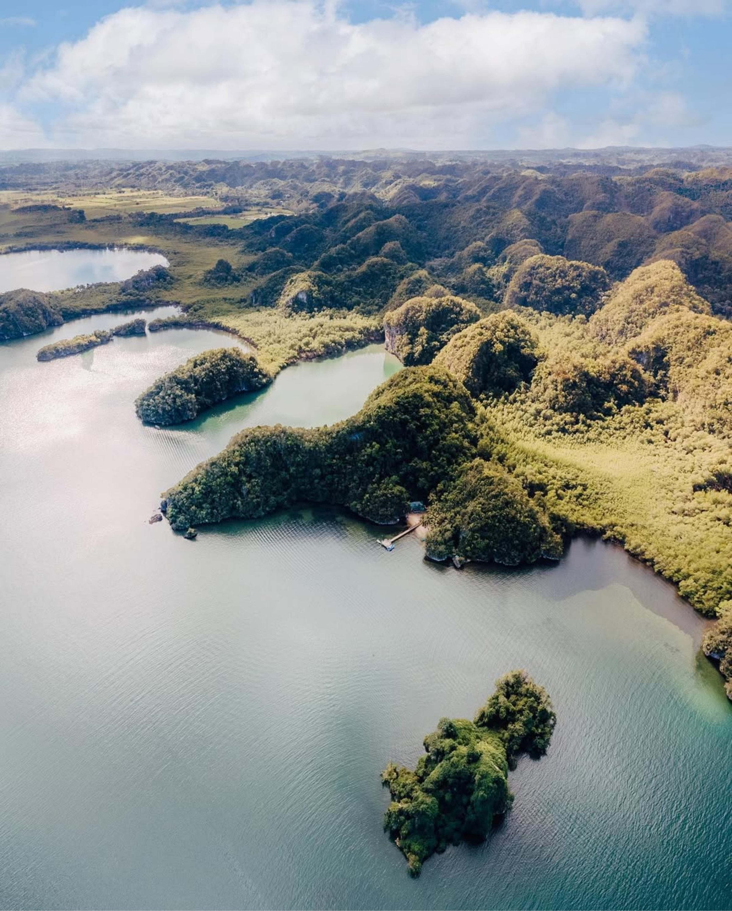Santo Domingo: Hike and kayaks los Haitises plus Cano hondo pools