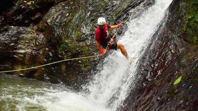 Jaco Beach: Waterfall Canyoning