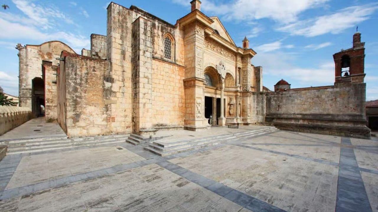 Historical Walk, Discover the Colonial Zone - Dominican Republic