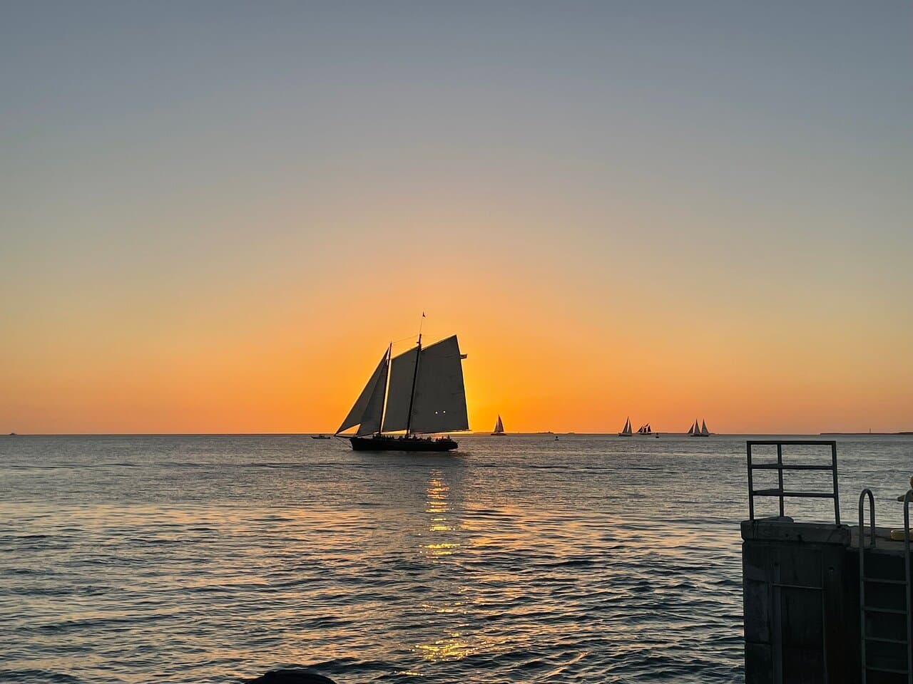 Key West: 22ft Premier Pontoon Rental 115 HorsePower 10 passengers