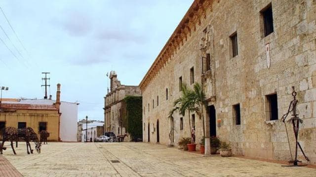 Discover Santo Domingo: Colonial History, Monuments & Lunch