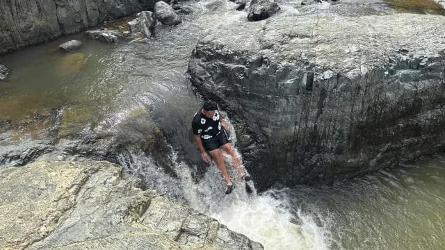 From San Juan: Pinones Bar Hopping Food Tour & Caguas River