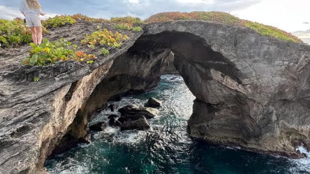 San Juan:Indigenous Indian Cave & beach Coastal Scenery Tour