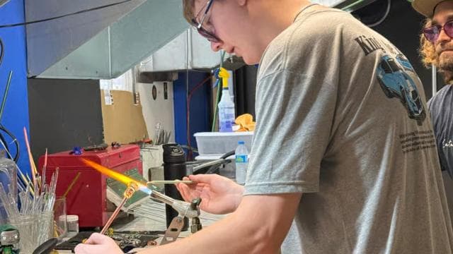 San Juan: Glassblowing Class and Studio Tour