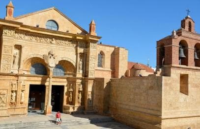 Santo Domingo: Colonial Zone Tour with Coffee & Chocolate - Dominican Republic