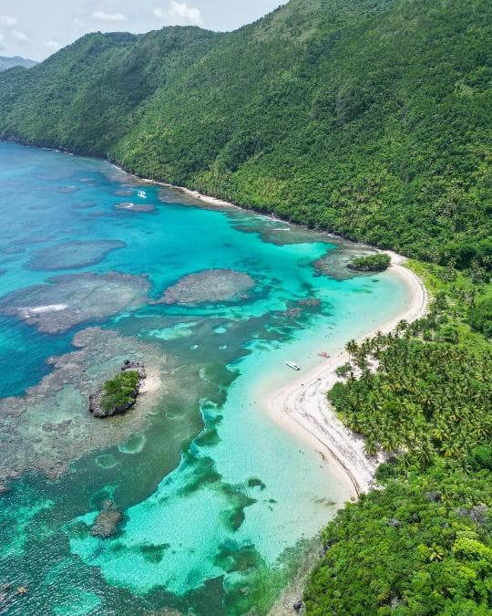 Playa Ermitano & Playa Honda Boat Tour from El Valle Beach - Samana