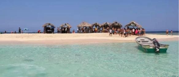 Private: Catamaran Journey to Cayo Arena with Gourmet Lunch