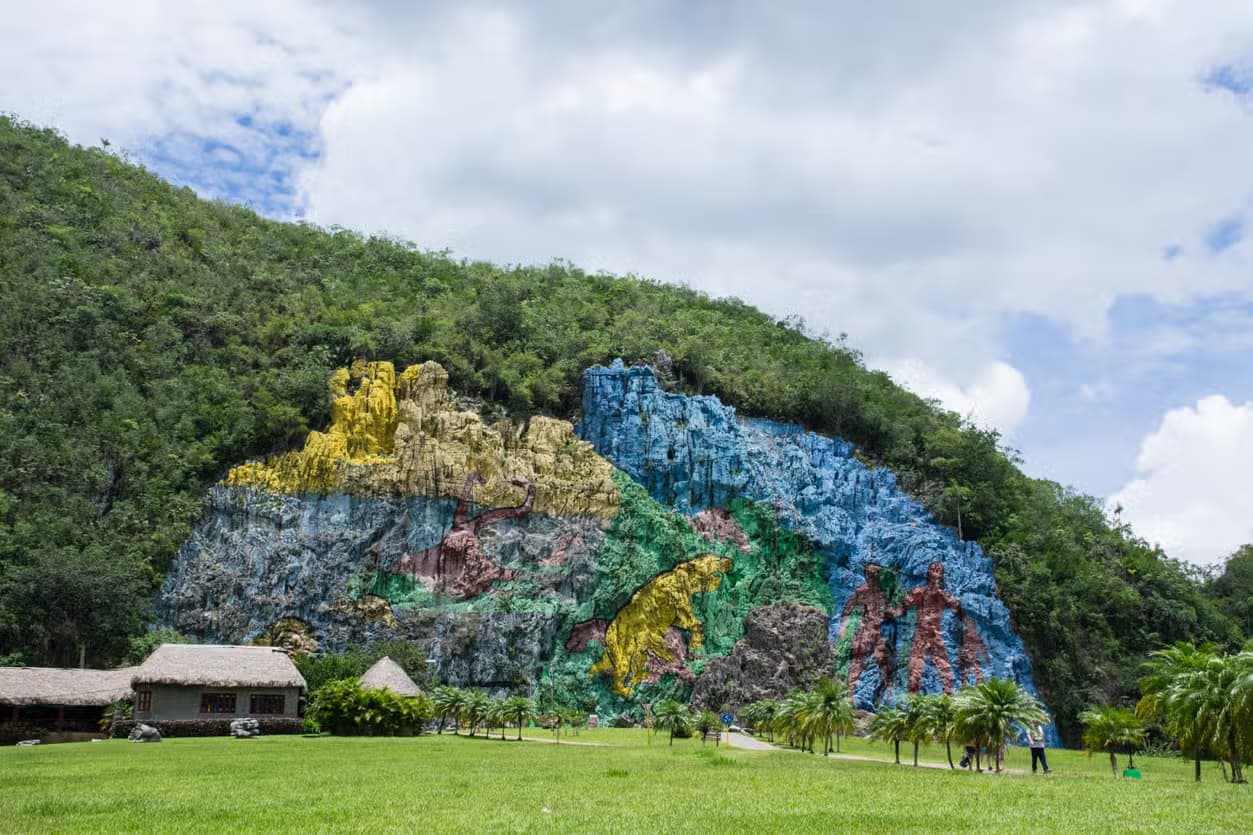 Valle de Viñales 2-Day Excursion