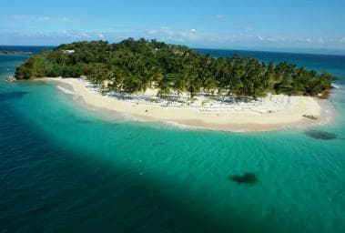 Samaná: Bacardi Island Boat Trip with Guide