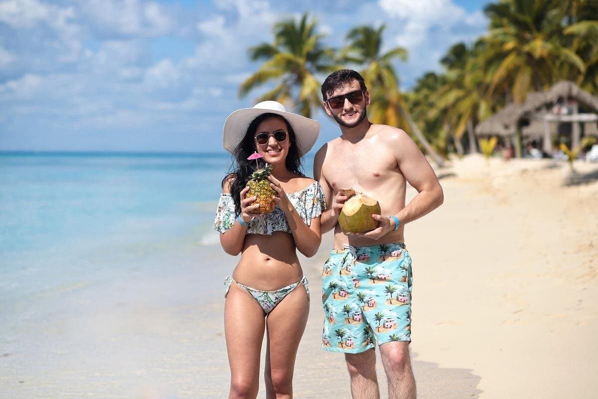 Full-Day Tour to Saona Island Sailing with Lunch and Beverages
