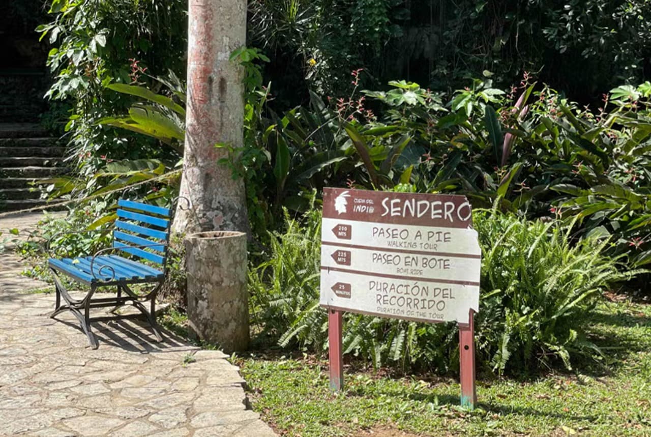 Viñales Scooter Tour + El Fortín Ziplining