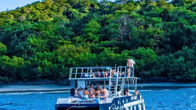 Tamarindo: Sunset Catamaran Pacific Lounge Tour