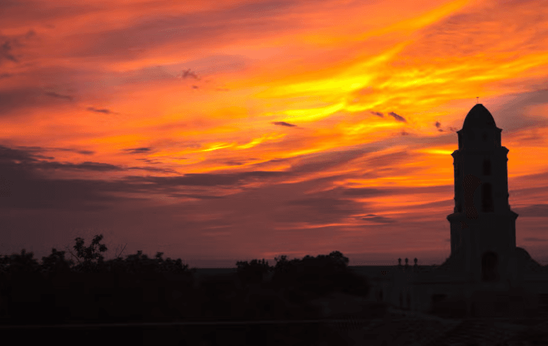 Free Tour of La Vigia Hill at Sunset