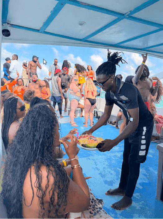 Punta Cana: Party Boat with Snorkeling, Open Bar And Hip Hop - Dominican Republic