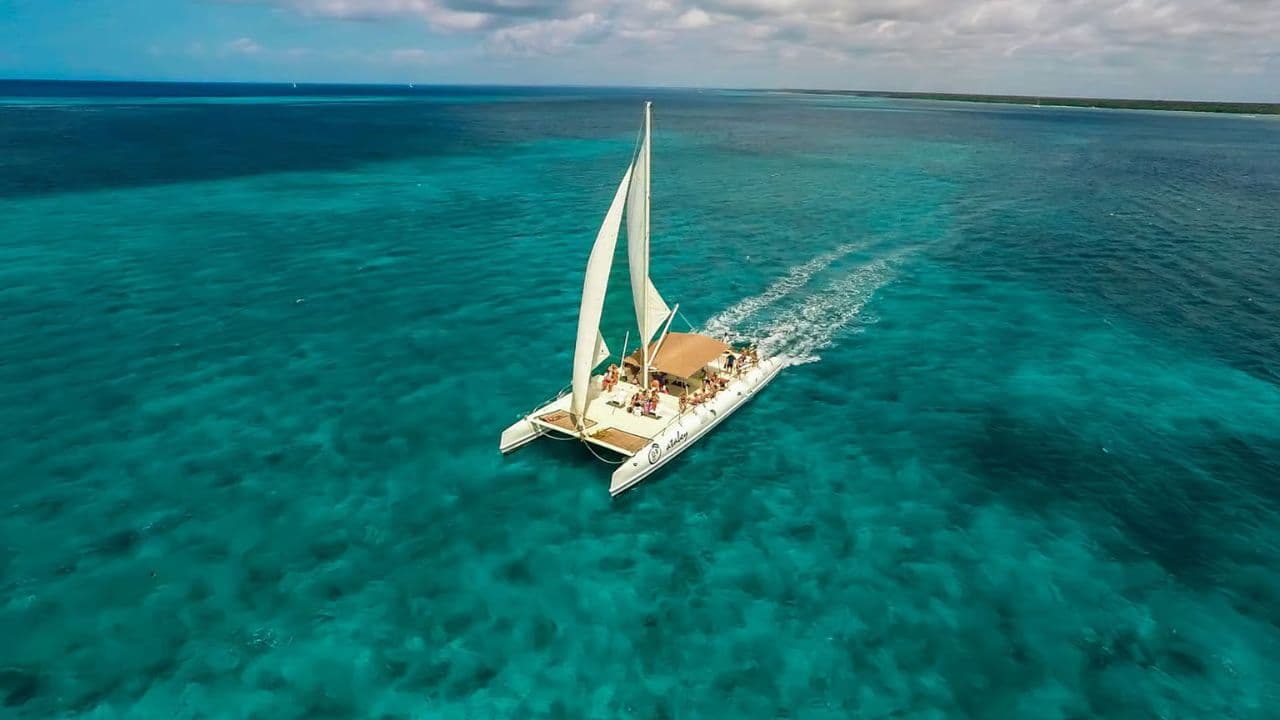Pivate boat Saona Island Day Trip with Snorkeling and Lunch